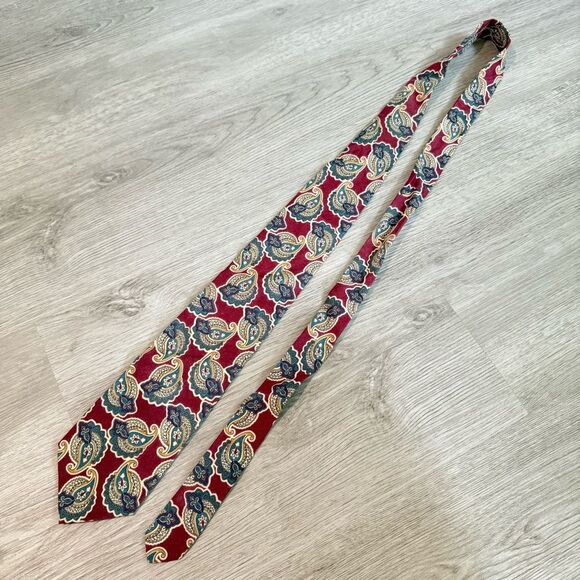 Kuppenheimer Men’s Clothiers Red Paisley Print Silk Tie - Picture 2 of 5